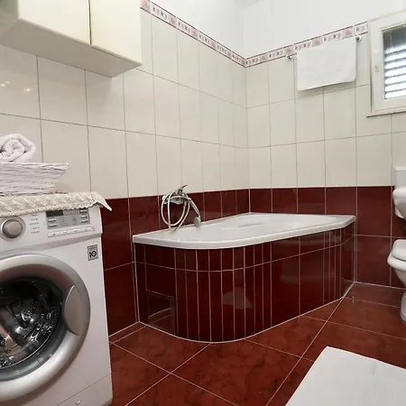 Kuzmanic Διαμέρισμα Τρογκίρ