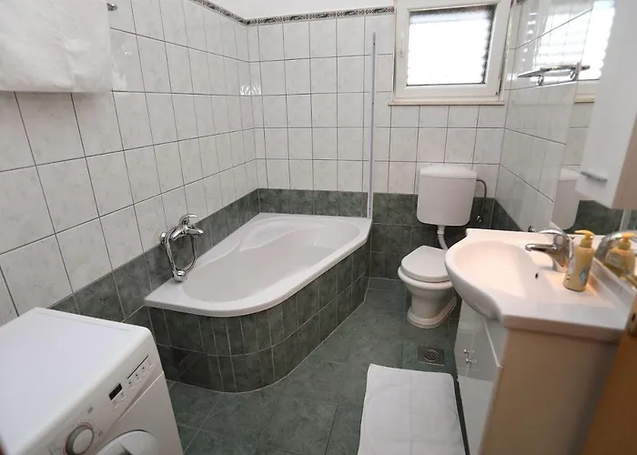 Kuzmanic 特罗吉尔