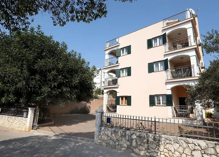 公寓 Kuzmanic 特罗吉尔