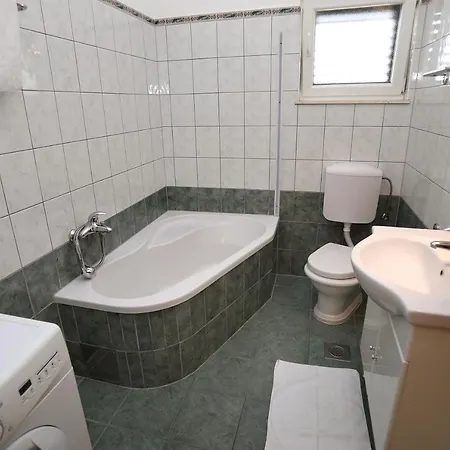 Kuzmanic تروغير